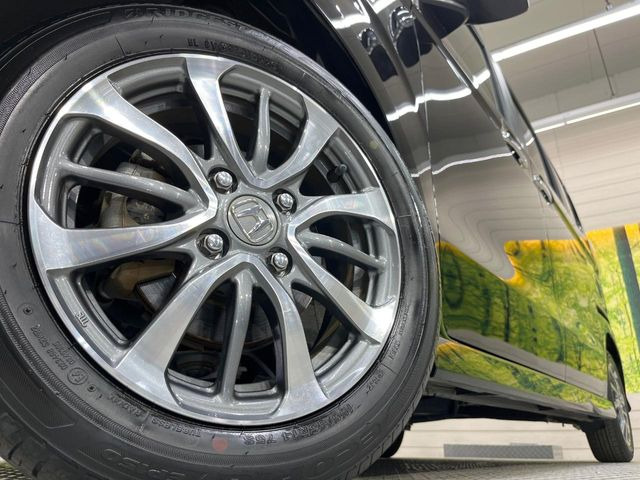 �y�����A���~�z�C�[���z�O�ςɃ}�b�`���������A���~�z�C�[���𑕒����Ă���܂��B�e��ЊO�A���~�z�C�[����A�X�^�b�h���X�^�C�����戵�����Ă���܂��B���񂲑��k����������