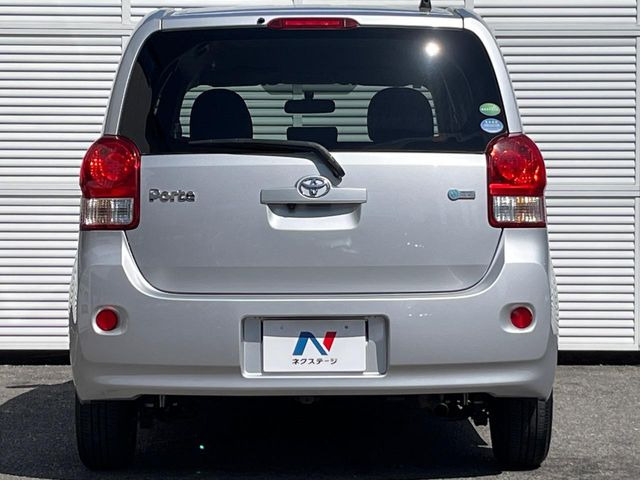 安心の最長10年・走行無制限保証(有償)をご用意。保証内容も充実はもちろん、無料点検&オイル交換や、年中無休の全国・24時間ロードサービスも付帯されておりますのでご安心下さい。高透明度のガラス皮膜で撥