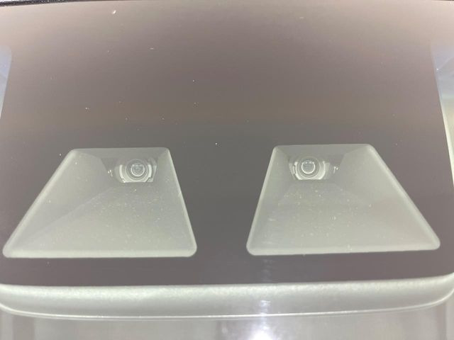 �y�X�}�[�g�A�V�X�g�z���s���ɑO���̎ԗ�����F�����A�Փ˂������Ȏ��͌x��ƃu���[�L�ŏՓˉ���Ɣ�Q�y�����A�V�X�g�B�����S�Ƀh���C�u�����y���݂��������܂��B