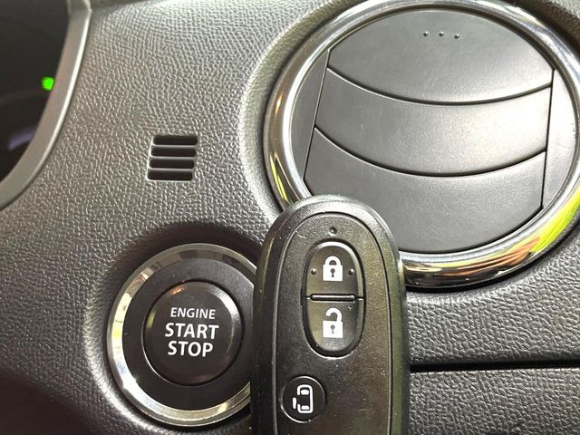 �y�L�[���X�X�^�[�g�V�X�e���z�J�o����|�P�b�g�ɓ��ꂽ�܂܂ł��h�A�̎{���E�������\�ȃX�}�[�g�L�[�𑕔��B�G���W���̃I���E�I�t�����J�M�����o���K�v����������Ƃ��Ă��֗��ł���