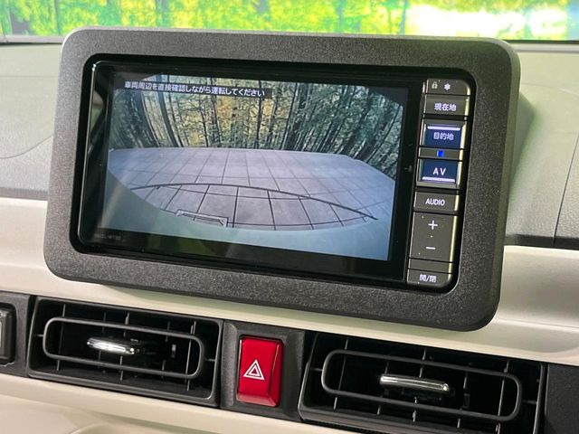 【バックカメラ】駐車時に後方がリアルタイム映像で確認できます。大型商業施設や立体駐車場での駐車時や、夜間のバック時に大活躍!運転スキルに関わらず、今や必須となった装備のひとつです!