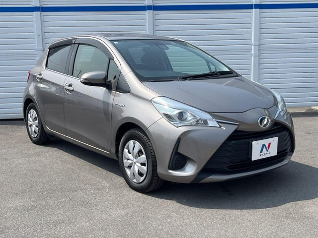 高透明度のガラス皮膜で撥水はもちろん、上質なツヤ・光沢を実現。紫外線や酸性雨から大切な愛車を保護し、色あせ・劣化を防止。「弾スプラッシュコート」、「弾プリミッサコート」からお選びいただけます。