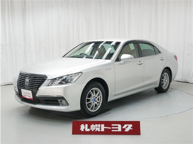 クラウンハイブリッド 2.5 ロイヤルサルーン Four 4WD