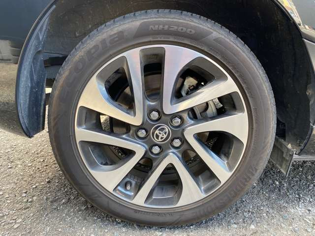 シエンタハイブリッド 1.5 G クエロ