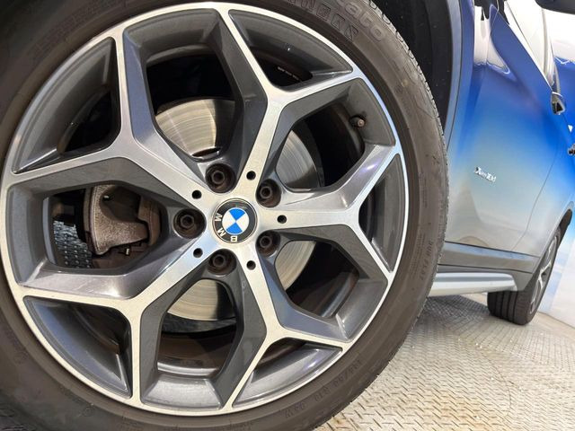 ●純正18インチアルミホイール:輸入車ならではの卓越した走りを支えるホイールと足回りです!日本車の走りに慣れている方にもぜひ体感して頂きたいほど、高いレベルでまとまっています!