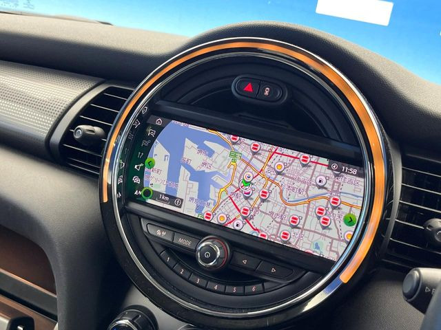 �������i�r:��̊��̂���i�r�́A����������ԓ������o���Ă���܂��B�I�[�f�B�I�@�\���[�����Ă���܂��̂ŁA�^�]�����y���߂܂���