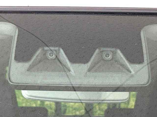 �y�X�}�[�g�A�V�X�g�z���s���ɑO���̎ԗ�����F�����A�Փ˂������Ȏ��͌x��ƃu���[�L�ŏՓˉ���Ɣ�Q�y�����A�V�X�g�B�����S�Ƀh���C�u�����y���݂��������܂��B