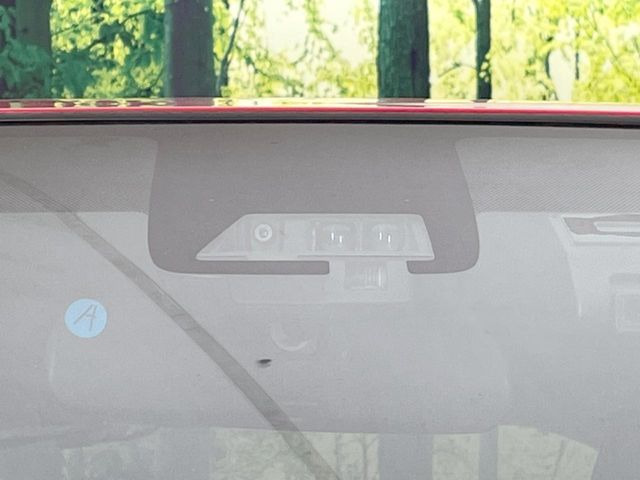 �y�g���^�Z�[�t�e�B�Z���X�z���s���ɑO���̎ԗ�����F�����A�Փ˂������Ȏ��͌x��ƃu���[�L�ŏՓˉ���Ɣ�Q�y�����A�V�X�g�B�����S�Ƀh���C�u�����y���݂��������܂��B