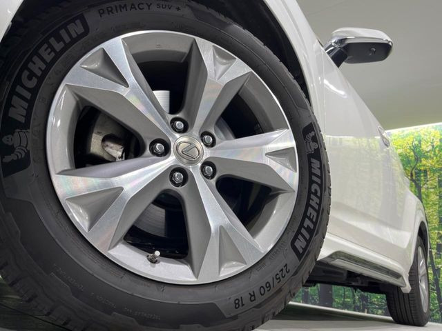 �y����18�C���`�A���~�z�C�[���z�O�ςɃ}�b�`���������A���~�z�C�[���𑕒����Ă���܂��B�e��ЊO�A���~�z�C�[����A�X�^�b�h���X�^�C�����戵�����Ă���܂��B���񂲑��k����������