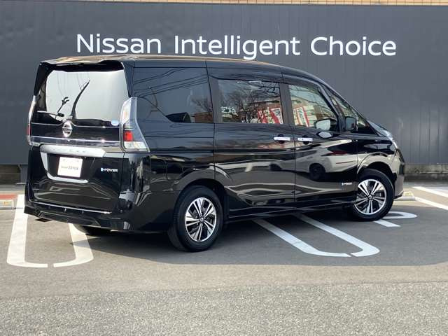 セレナ1.2 e-POWER XV