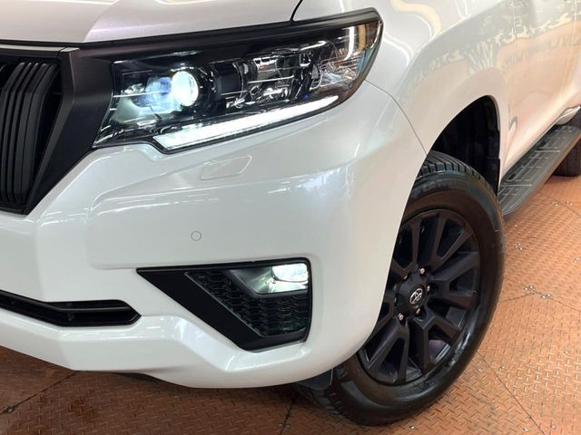 �yLED�w�b�h���C�g�z���V����ԑ��s�����ǍD�Ȏ��E���m�ۂ����S���ĉ^�]�ł��鍂�P�xLED�w�b�h���C�g�𑕔�!�_�����x�������A����d�͂��}�����Ă��܂��B