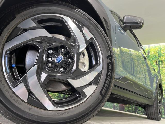 �y����18�C���`�A���~�z�C�[���z�O�ςɃ}�b�`���������A���~�z�C�[���𑕒����Ă���܂��B�e��ЊO�A���~�z�C�[����A�X�^�b�h���X�^�C�����戵�����Ă���܂��B���񂲑��k����������