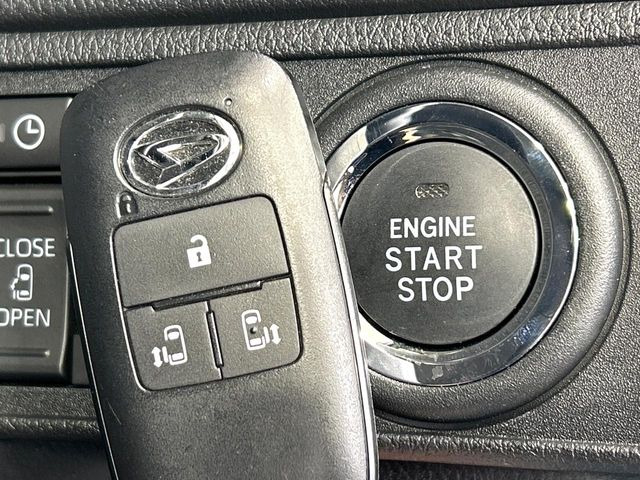 �y�L�[�t���[�V�X�e���z�J�o����|�P�b�g�ɓ��ꂽ�܂܂ł��h�A�̎{���E�������\�ȃX�}�[�g�L�[�𑕔��B�G���W���̃I���E�I�t�����J�M�����o���K�v����������Ƃ��Ă��֗��ł���