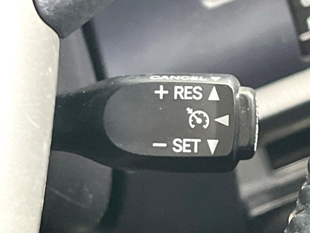 �y�N���[�Y�R���g���[���z�������H�����N���N���s�B�A�N�Z���𗣂��Ă���葬�x�ő��s���ł��A�������^�]���̕��S���y��!�����E�������ȒP�ȃX�C�b�`����Œ����ł��܂��B