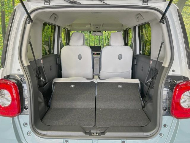 ���i�̂���������ʋ΁A���}���ɏ\���ȉ׎��X�y�[�X���m�ۂ��Ă���܂��B�Z�J���h�V�[�g��|���ƁA�傫�ȉו��̐ύڂ��\�ł���