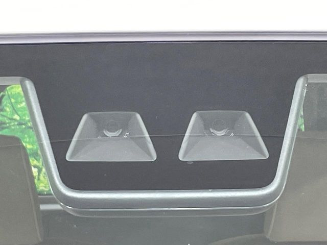 �y�X�}�[�g�A�V�X�g�z���s���ɑO���̎ԗ�����F�����A�Փ˂������Ȏ��͌x��ƃu���[�L�ŏՓˉ���Ɣ�Q�y�����A�V�X�g�B�����S�Ƀh���C�u�����y���݂��������܂��B