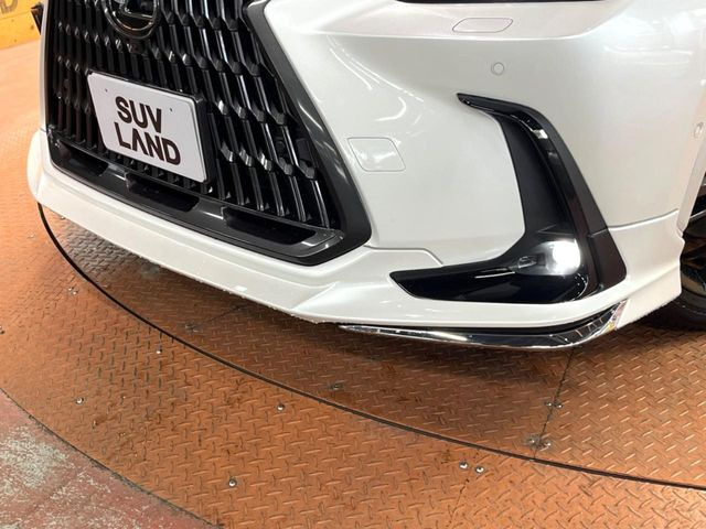 【モデリスタエアロ】人気のモデリスタエアロを装着!クルマの外観がよりスタイリッシュになり、街中で存在感あふれる1台に♪将来買い替える時にもリセールに影響しやすく、価値ある人気の装備です!