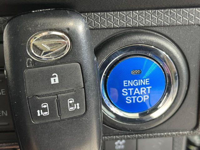 �y�L�[�t���[�V�X�e���z�J�o����|�P�b�g�ɓ��ꂽ�܂܂ł��h�A�̎{���E�������\�ȃX�}�[�g�L�[�𑕔��B�G���W���̃I���E�I�t�����J�M�����o���K�v����������Ƃ��Ă��֗��ł���