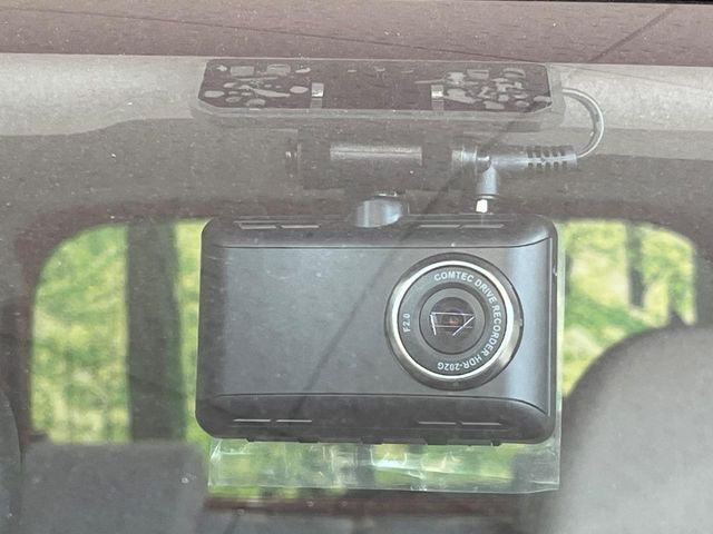 【ドライブレコーダー】ドライブレコーダー装備!走行中はもちろん、あおり運転や事故に遭遇した際、映像で記録し、万一のリスクに備えます。※記録用SDカードはお客様ご自身でご準備いただく必要があります。