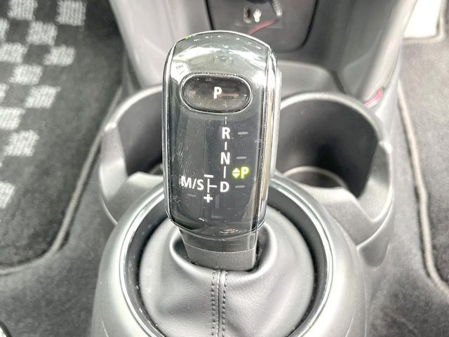 ��MT���[�h�t��AT:�ʏ�͎����ł����Ȃ���ϑ�(�M�A�`�F���W)���h���C�o�[�̑���ɂ���ĈӐ}�I�ɕς�����V�X�e���ł��B����w���i�̃h���C�u�����y���݂��������܂�!