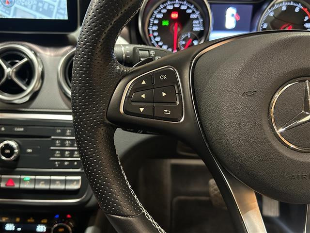 GLAクラスGLA220 4マチック 4WD