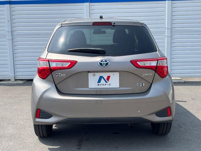 安心の最長10年・走行無制限保証(有償)をご用意。保証内容も充実はもちろん、無料点検&オイル交換や、年中無休の全国・24時間ロードサービスも付帯されておりますのでご安心下さい。