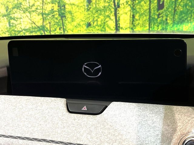 �y12.3�C���`�}�c�_�R�l�N�g�z�ԓ��̕��͋C�Ƀ}�b�`������^�f�B�X�v���C�B�X�}�z�ڑ��ł̃i�r�g�p��Bluetooth�Đ����A�l�X�ȋ@�\���y���߂܂��B�����I�ȃ_�C�������삪�\�ŁA�g��������ǍD�ł��B