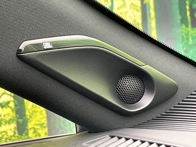 �yJBL�T�E���h�V�X�e���z���[�J�[�I�v�V�����̍��i�ʃT�E���h�V�X�e���𓋍ځB��p�̃`���[�j���O���{���ꂽ�召�l�X�ȃX�s�[�J�[����ǎ��ȃT�E���h���t�ł��A�Տꊴ���ӂ�鉹����Ԃ����o���܂��B