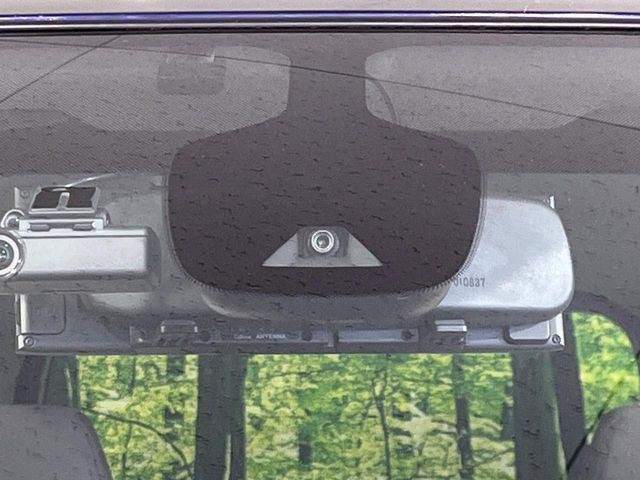 �y�C���e���W�F���g�G�}�[�W�F���V�[�u���[�L�z�t�����g�J�����őO���̎ԗ�����s�҂����m�B�Փ˂������Ȏ��͏Փ˔�Q�y���u���[�L���쓮�A�Փˉ�����T�|�[�g�B�����S�Ƀh���C�u�����y���݂��������܂��B