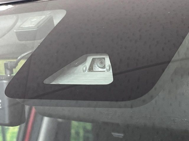 �y�X�}�[�g�A�V�X�g�z���s���ɑO���̎ԗ�����F�����A�Փ˂������Ȏ��͌x��ƃu���[�L�ŏՓˉ���Ɣ�Q�y�����A�V�X�g�B�����S�Ƀh���C�u�����y���݂��������܂��B