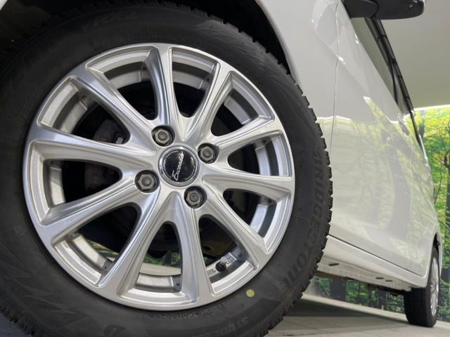 �y14�C���`�A���~�z�C�[���z�O�ςɃ}�b�`�����A���~�z�C�[���𑕒����Ă���܂��B�e��A���~�z�C�[����A�X�^�b�h���X�^�C�����戵�����Ă���܂��B���񂲑��k����������