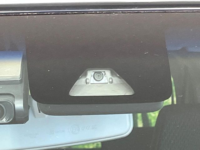 �y�X�}�[�g�A�V�X�g�z���s���ɑO���̎ԗ�����F�����A�Փ˂������Ȏ��͌x��ƃu���[�L�ŏՓˉ���Ɣ�Q�y�����A�V�X�g�B�����S�Ƀh���C�u�����y���݂��������܂��B