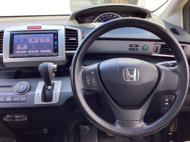 フリード1.5 G ジャストセレクション