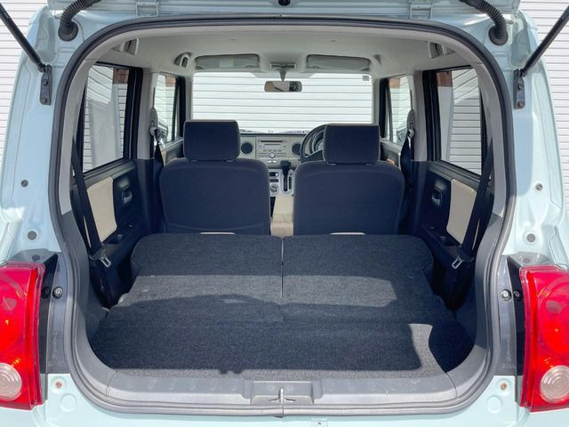 ���i�̂���������ʋ΁A���}���ɏ\���ȉ׎��X�y�[�X���m�ۂ��Ă���܂��B�Z�J���h�V�[�g��|���ƁA�傫�ȉו��̐ύڂ��\�ł���