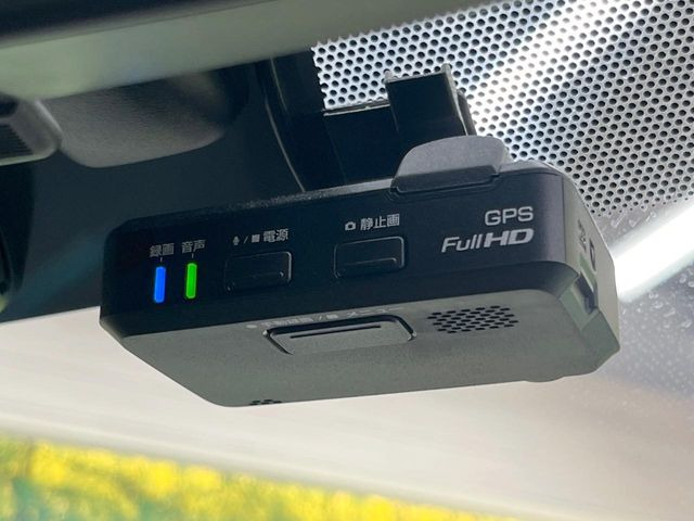 【ドライブレコーダー】ドライブレコーダー装備!走行中はもちろん、あおり運転や事故に遭遇した際、映像で記録し、万一のリスクに備えます。※記録用SDカードはお客様ご自身でご準備いただく必要があります。