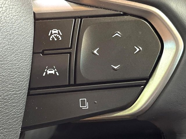 【レーダークルーズコントロール】高速道路での長距離走行が楽に!!自動で速度を保つクルーズコントロールが、衝突軽減システムと連携し、前方の車両を感知して車間を保つように速度調節してくれます!!