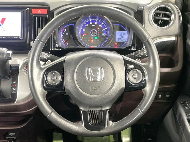 �y�X�e�A�����O�X�C�b�`�z�^�]���A�O������ڐ������炷���ƂȂ��A�I�[�f�B�I���̑��삪�\�ȕ֗��@�\!���S&���K�ȃh���C�u�����o���Ă���܂���