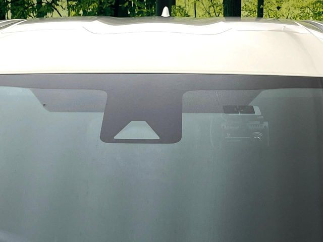 �y�g���^�Z�[�t�e�B�Z���X�z���s���ɑO���̎ԗ�����F�����A�Փ˂������Ȏ��͌x��ƃu���[�L�ŏՓˉ���Ɣ�Q�y�����A�V�X�g�B�����S�Ƀh���C�u�����y���݂��������܂��B