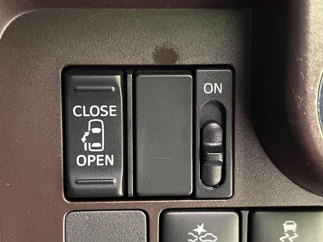 【パワースライドドア】スマートキーや運転席のスイッチでスライドドアの開閉が可能♪電動だから力を入れてドアを開ける必要が無く、小さいお子様でも、重い荷物を持っている時もラクに開け閉めできます♪