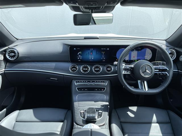 EクラスカブリオレE200 スポーツ