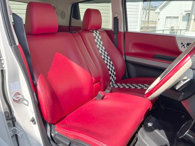 �^�]�Ȃ܂��ɂ͏\���ȃX�y�[�X������A�啿�ȕ��ł��������^�]���Ă�����������ł��B