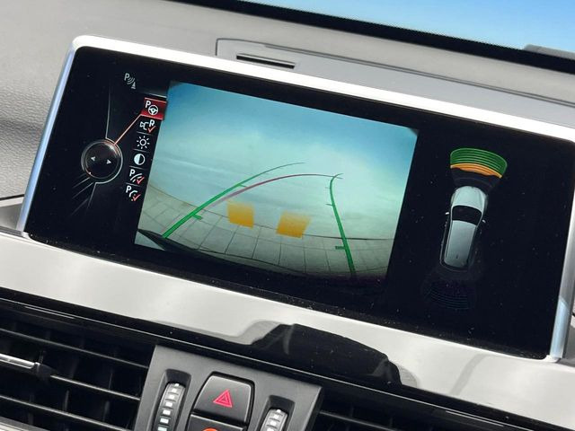 ●ガイドライン付きバックカメラ:不安な駐車もこれで安心!ガイドライン付きなので狭い箇所での駐車もラクラクです!