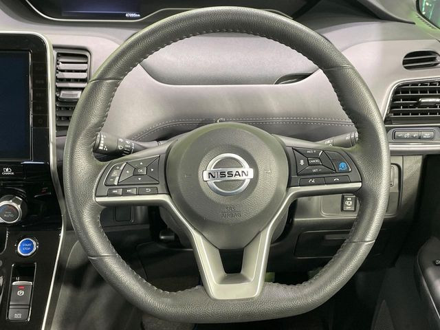 �y�����v�����X�e�A�����O�z�㎿�Ȋv���g�p���邱�ƂŁA��ɂ����������݂ƂĂ��^�]���₷���n���h���ł���