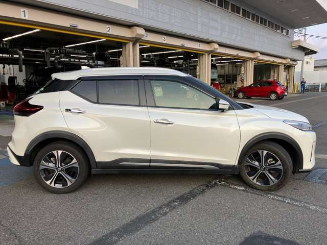 �C���e���A�ł́A�J�e�S���[�g�b�v�N���X�̃t�����g�E�B���h�E���J���p�ƒႢ�E�G�X�g���C���ɂ��A�^�]�Ȃ͊J�������鎋�E������!