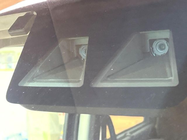 �y�X�}�[�g�A�V�X�g�z���s���ɑO���̎ԗ�����F�����A�Փ˂������Ȏ��͌x��ƃu���[�L�ŏՓˉ���Ɣ�Q�y�����A�V�X�g�B�����S�Ƀh���C�u�����y���݂��������܂��B