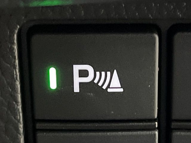 【コーナーセンサー】バンパーに付いたセンサーが障害物を検知!一定の距離に近づくとアラートで教えてくれます♪狭い駐車スペースや車庫入れ時も安心ですね☆