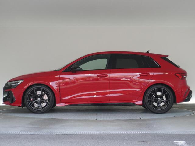 RS3スポーツバック2.5 4WD