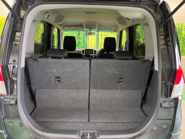 ���i�̂���������ʋ΁A���}���ɏ\���ȉ׎��X�y�[�X���m�ۂ��Ă���܂��B�Z�J���h�V�[�g��|���ƁA�傫�ȉו��̐ύڂ��\�ł���