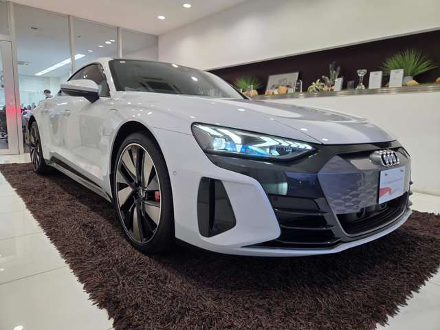 e-tron GT クワトロ4WD