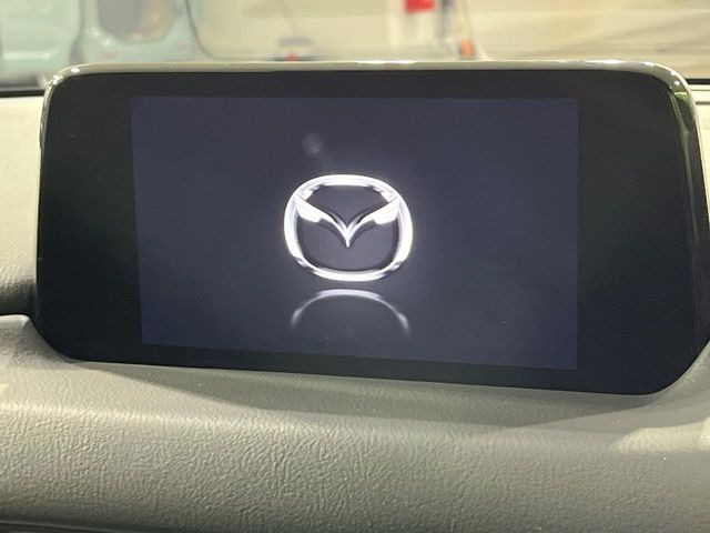 �y8�C���`�}�c�_�R�l�N�g�z�ԓ��̕��͋C�Ƀ}�b�`������^�̃f�B�X�v���C�B�X�}�z�ڑ��ł̃i�r�g�p��Bluetooth�Đ����A�l�X�ȋ@�\���y���߂܂��B�����I�ȃ_�C�������삪�\�ŁA�g��������ǍD�ł��B